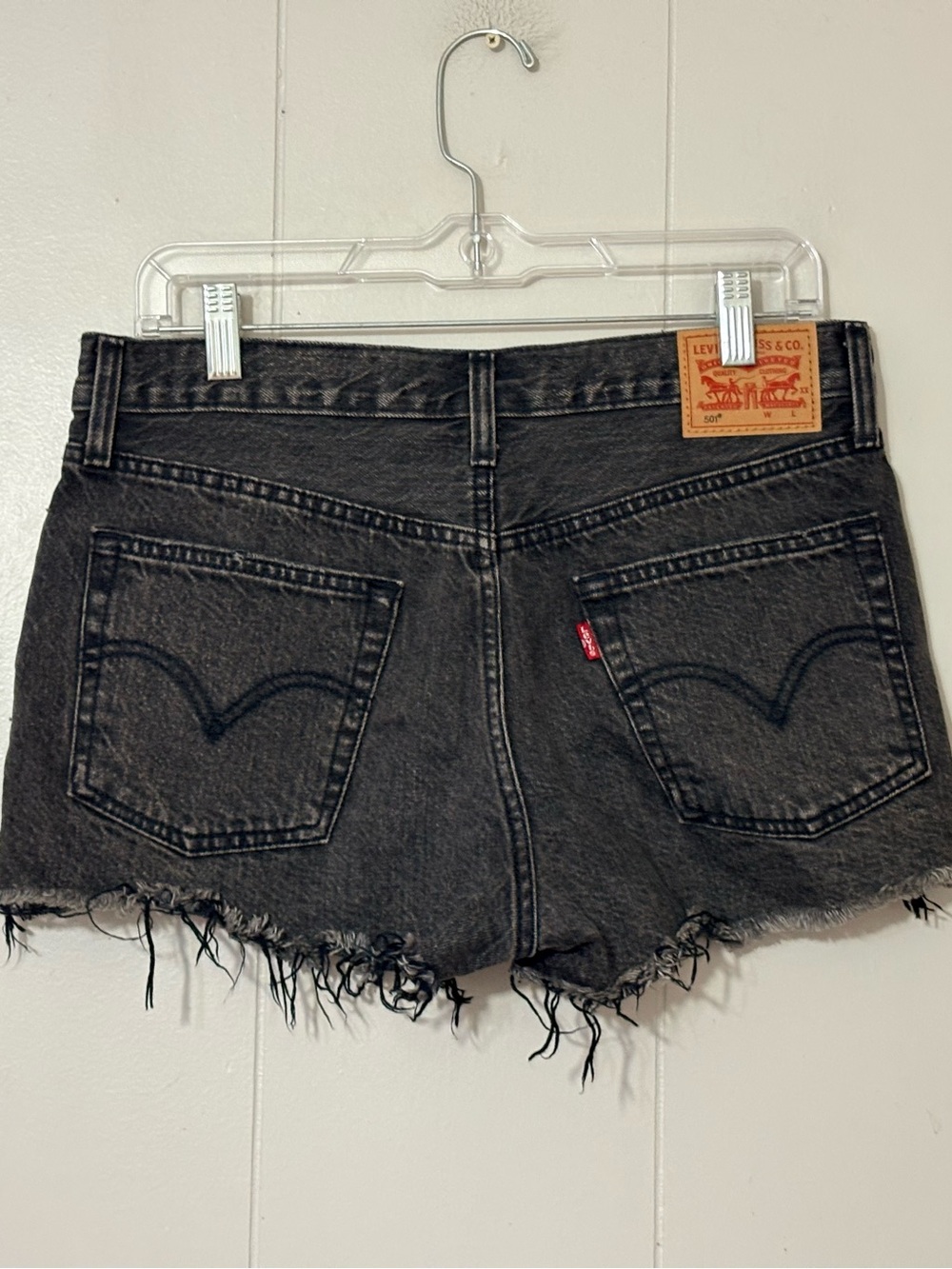 Levi’s 501 Original Black Denim Cutoff Shorts Raw Hem Women’s Size 28 - Picture 3 of 7